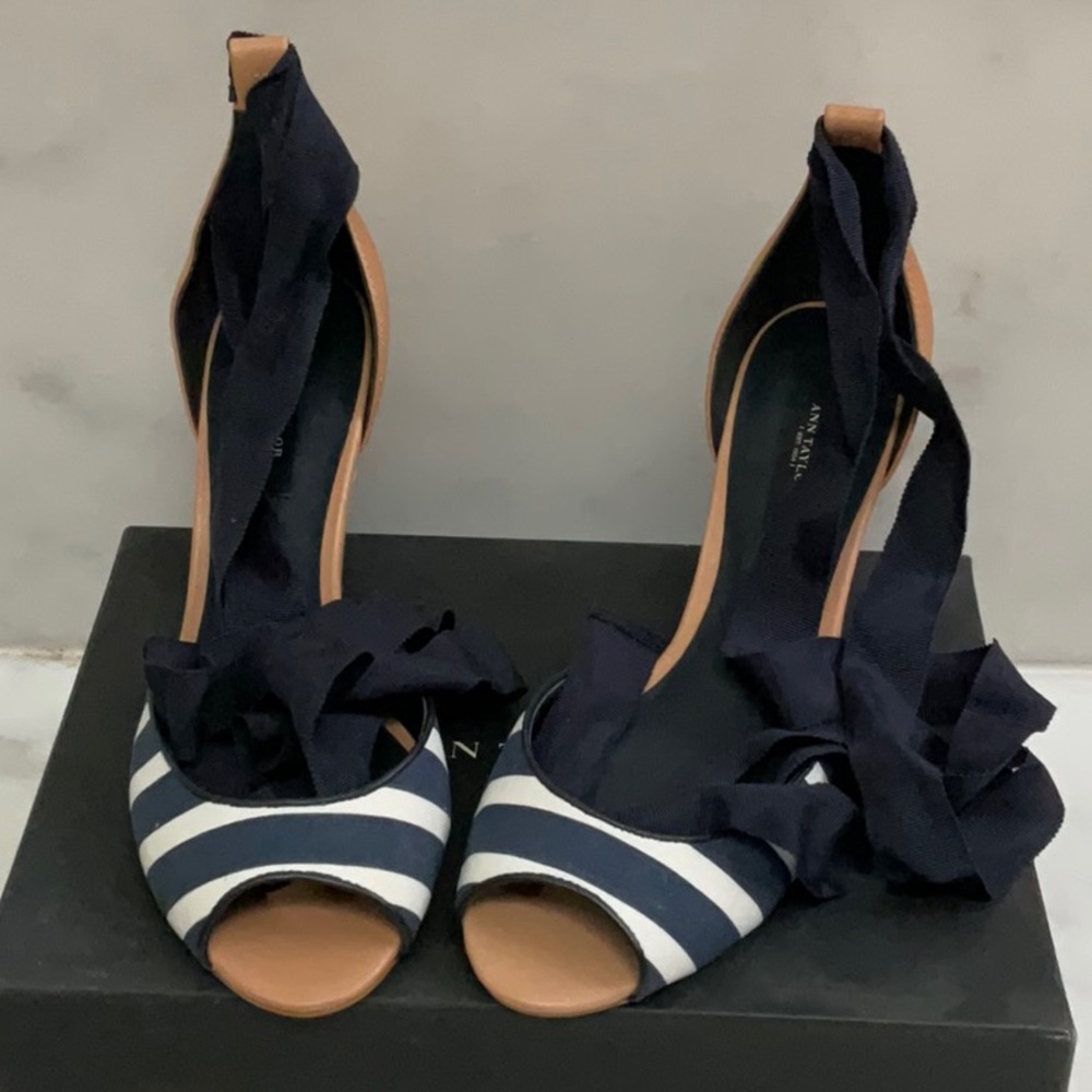 Ann Taylor Navy & White Striped Open-Toe Wedge Sandals with Navy Ties 8 1/2 NIB